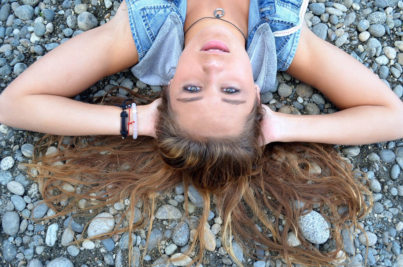 孕妈供卵生的宝宝斜颈肿块具体位置（孕妈供卵生的宝宝斜颈肿块在哪里）