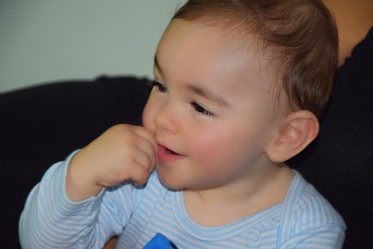 NF宝贝(国际)生殖的婴儿烧肚脐都什么症状（NF宝贝(国际)生殖的婴儿烧肚脐会哭闹吗）